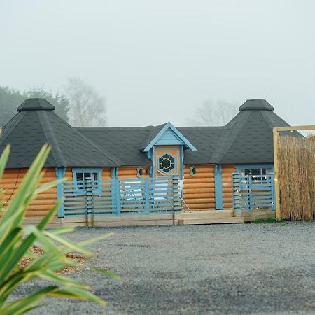 Sunset Retreats The Double Hobbit Villa Worcester Exterior photo