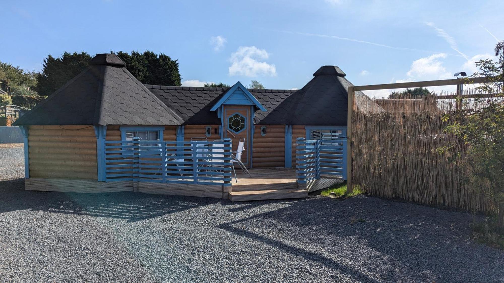 Sunset Retreats The Double Hobbit Villa Worcester Exterior photo